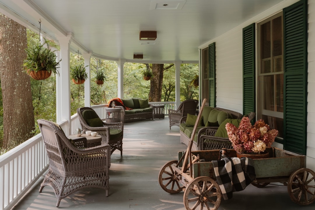 Is It Rude to Leave Flowers on Someone’s Porch Without Knocking?
